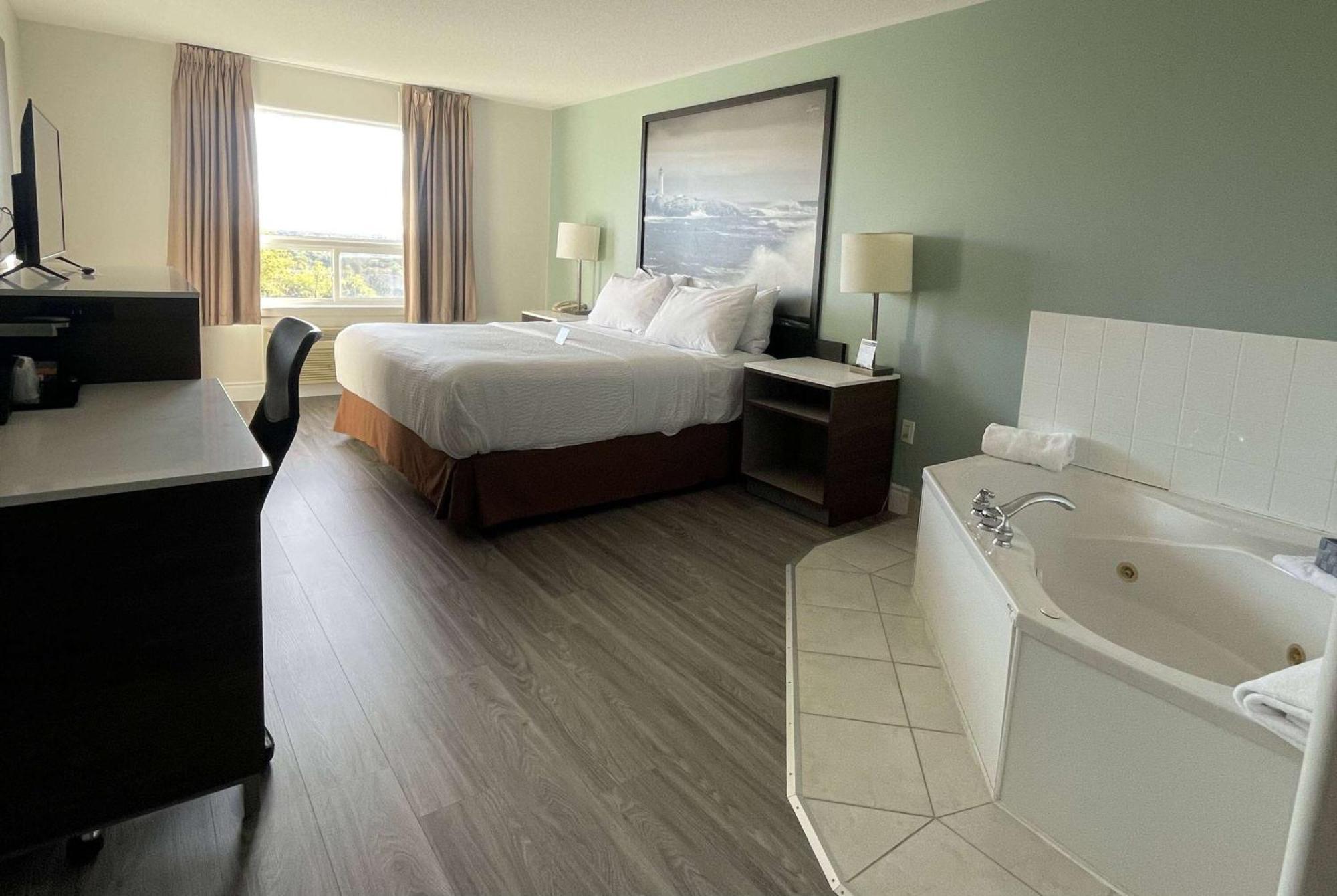 Hotel Super 8 By Wyndham Peterborough Exterior foto