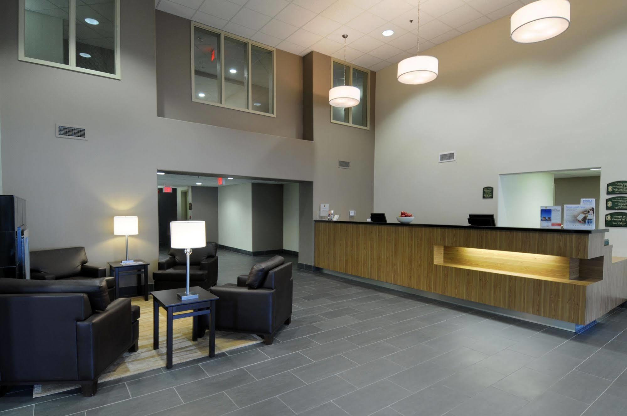 Hotel Super 8 By Wyndham Peterborough Interior foto